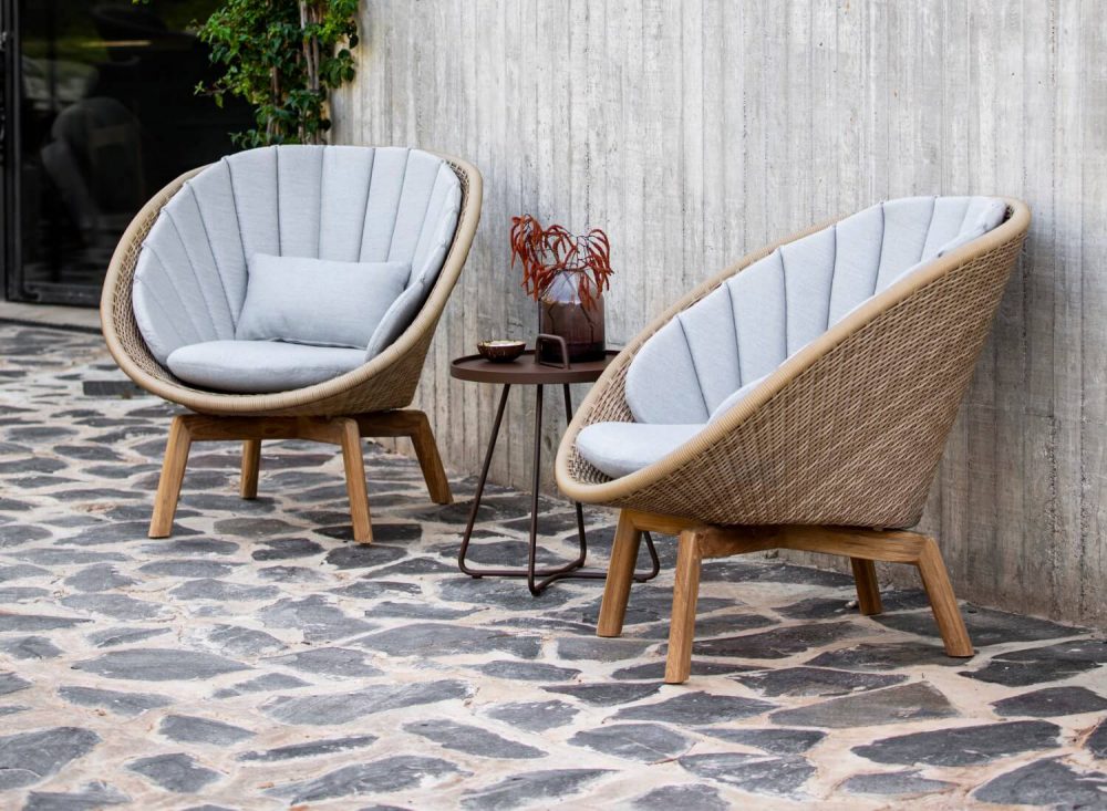 Cane-Line Peacock Outdoor Lounge Chair – Weave