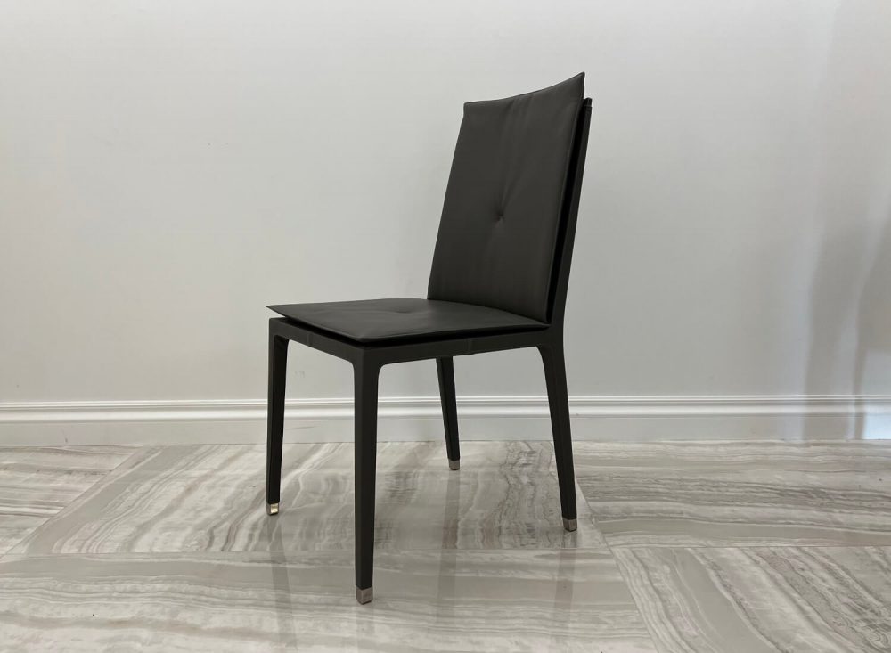 Poltrona Frau Fitzgerald Chair Ex-Display